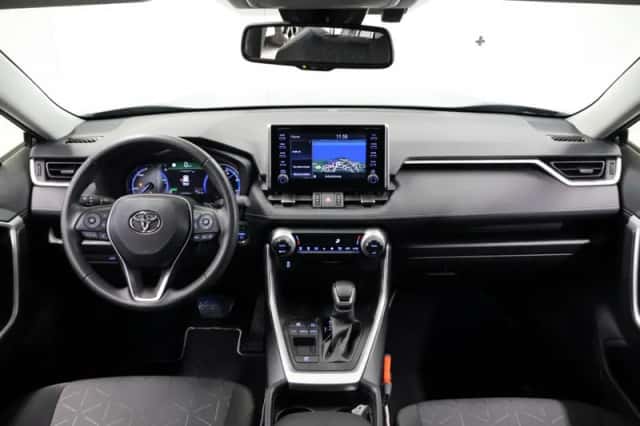 Toyota RAV4 (2022) thumbnail 3