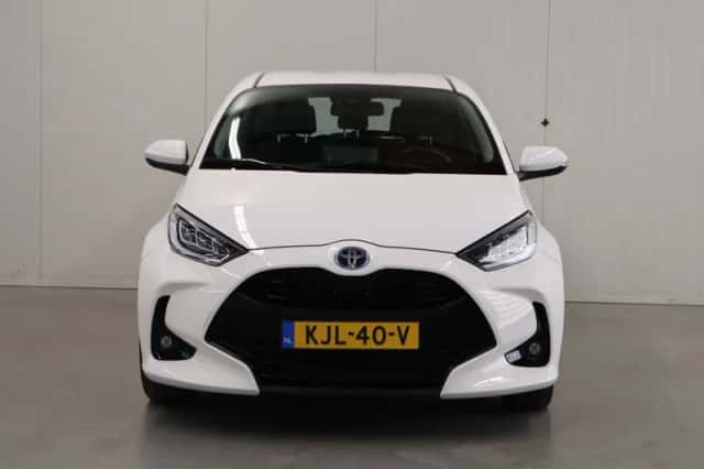 Toyota Yaris (2022) thumbnail 5
