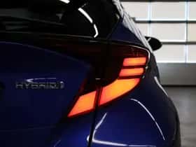 Toyota C-HR (2020) thumbnail 11