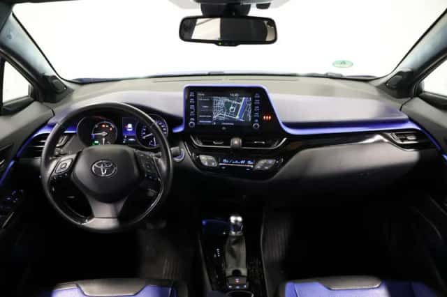 Toyota C-HR (2020) thumbnail 3