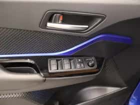 Toyota C-HR (2020) thumbnail 22
