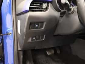 Toyota C-HR (2020) thumbnail 23