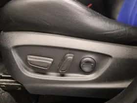 Toyota C-HR (2020) thumbnail 24