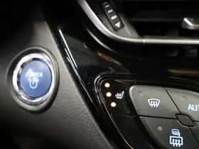 Toyota C-HR (2020) thumbnail 32