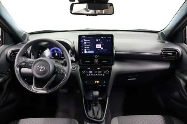 Toyota Yaris Cross (2026) thumbnail 3