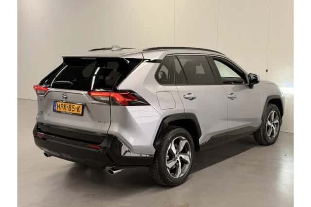 Toyota RAV4 (2025) thumbnail 2