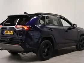 Toyota RAV4 (2020) thumbnail 2