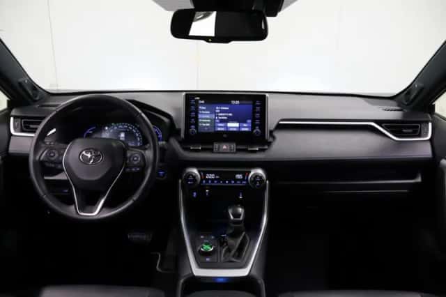 Toyota RAV4 (2020) thumbnail 3