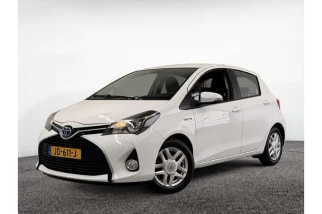 Toyota Yaris (2015) thumbnail 1