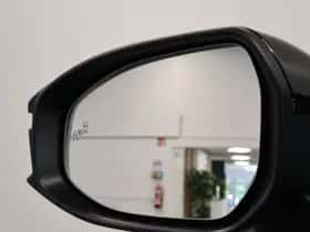Toyota C-HR (2024) thumbnail 18