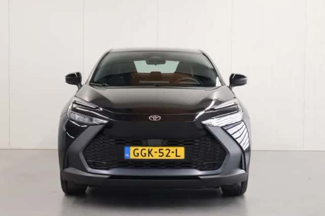 Toyota C-HR (2024) thumbnail 5