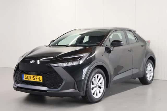 Toyota C-HR (2024) thumbnail 6