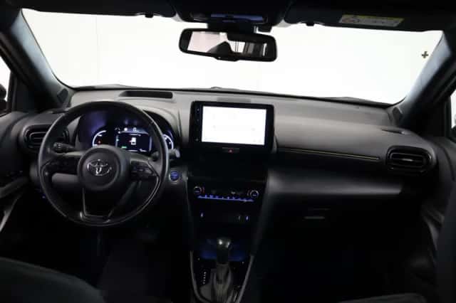 Toyota Yaris Cross (2022) thumbnail 3