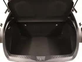 Toyota C-HR (2017) thumbnail 13