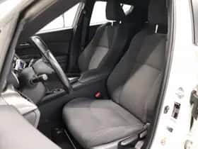 Toyota C-HR (2017) thumbnail 17