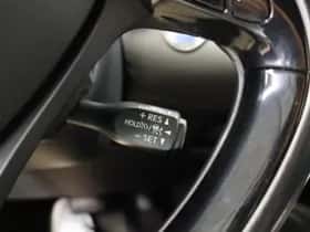 Toyota C-HR (2017) thumbnail 23