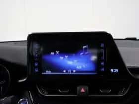 Toyota C-HR (2017) thumbnail 29