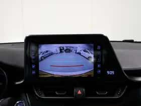 Toyota C-HR (2017) thumbnail 30