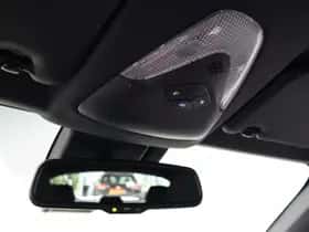 Toyota C-HR (2017) thumbnail 31