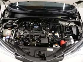 Toyota C-HR (2017) thumbnail 32