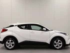 Toyota C-HR (2017) thumbnail 8