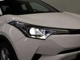 Toyota C-HR (2017) thumbnail 10