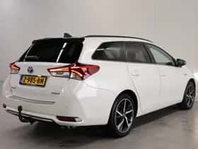 Toyota Auris (2018) thumbnail 2