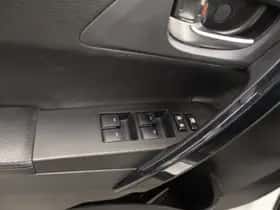 Toyota Auris (2018) thumbnail 18