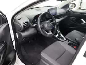 Toyota Yaris (2021) thumbnail 16