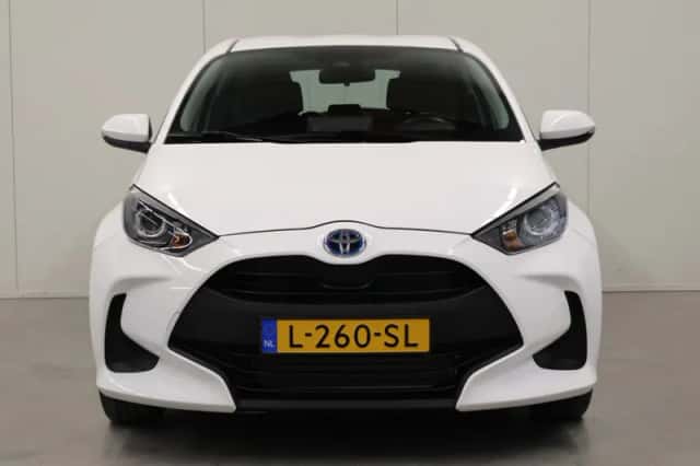 Toyota Yaris (2021) thumbnail 6