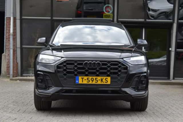 Audi Q5 (2021) thumbnail 3