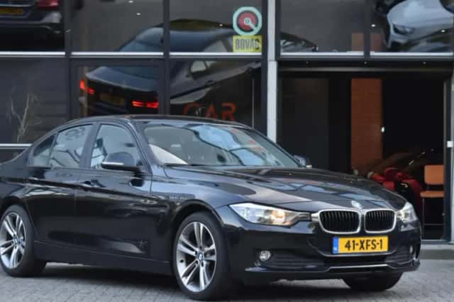 BMW 3-Serie (2012) thumbnail 1