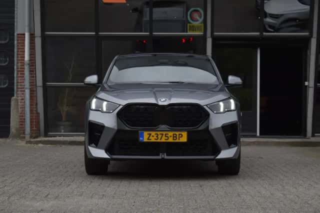 BMW X2 (2024) thumbnail 3