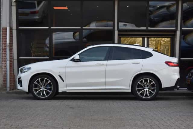 BMW X4 (2019) thumbnail 5