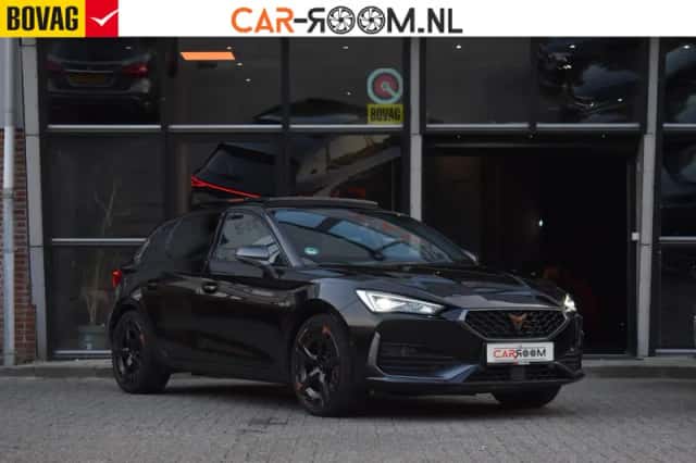 CUPRA Leon (2022) thumbnail 2