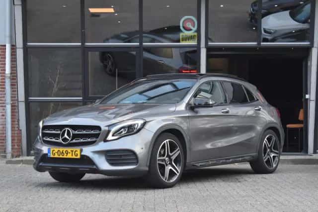 Mercedes-Benz GLA (2019) thumbnail 4