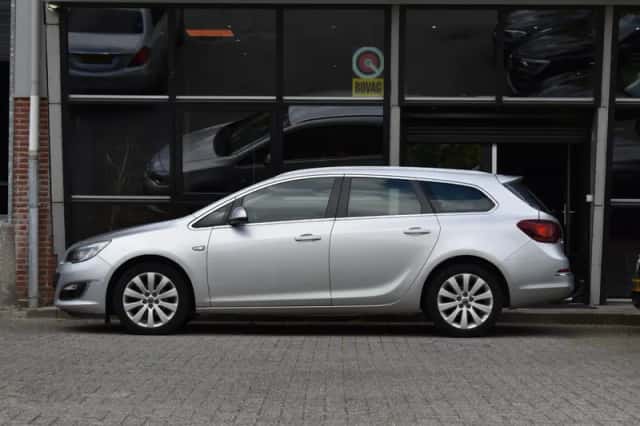 Opel Astra (2014) thumbnail 4
