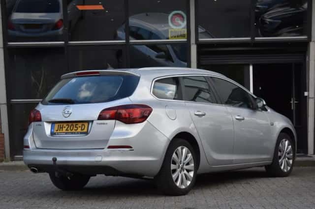 Opel Astra (2014) thumbnail 5