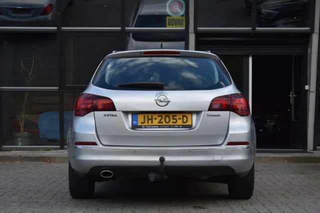 Opel Astra (2014) thumbnail 6