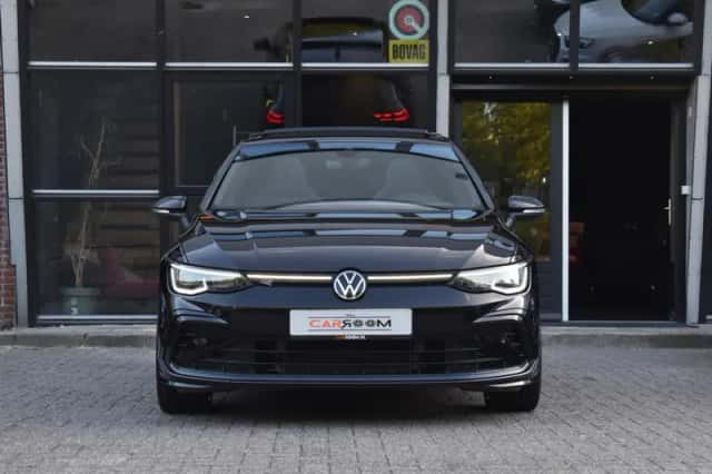 Volkswagen Golf (2024) thumbnail 3