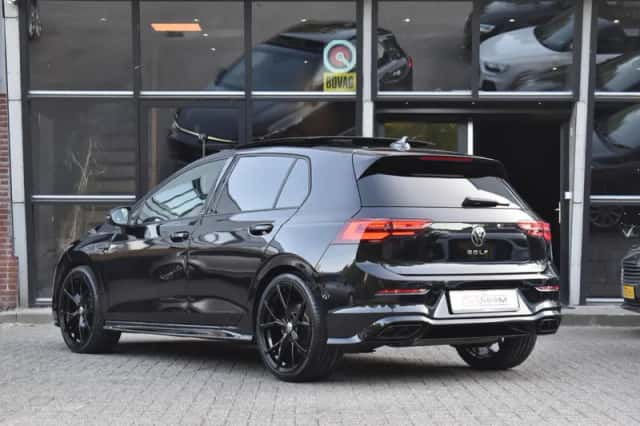 Volkswagen Golf (2024) thumbnail 6