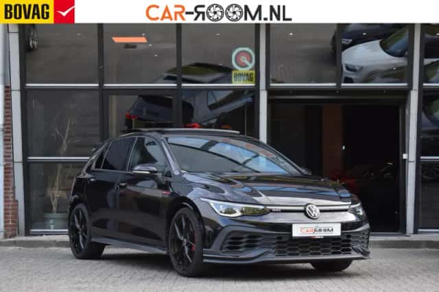 Volkswagen Golf (2023) thumbnail 2