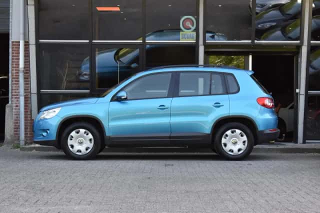 Volkswagen Tiguan (2009) thumbnail 5