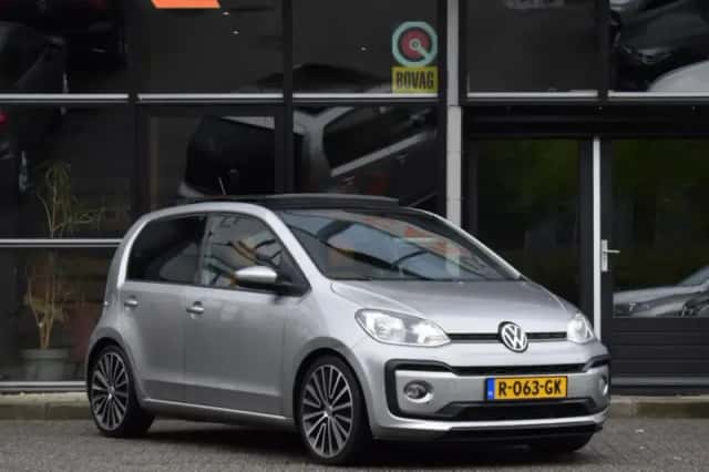 Volkswagen Up! (2018) thumbnail 1