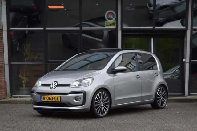 Volkswagen Up! (2018) thumbnail 4