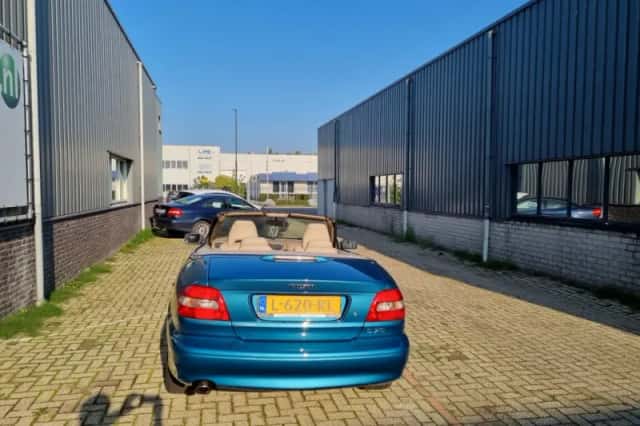 Volvo C70 (2002) thumbnail 3