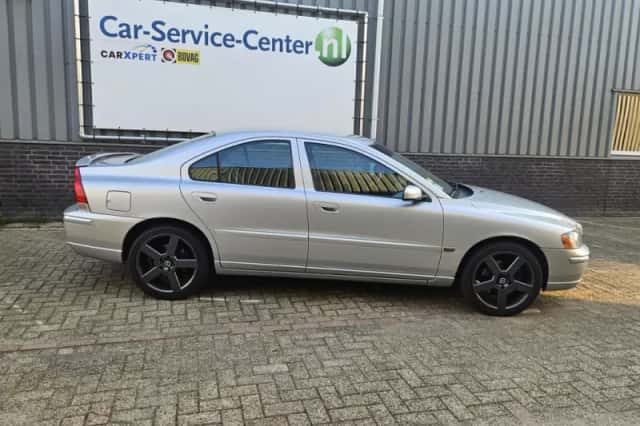 Volvo S60 (2005) thumbnail 2