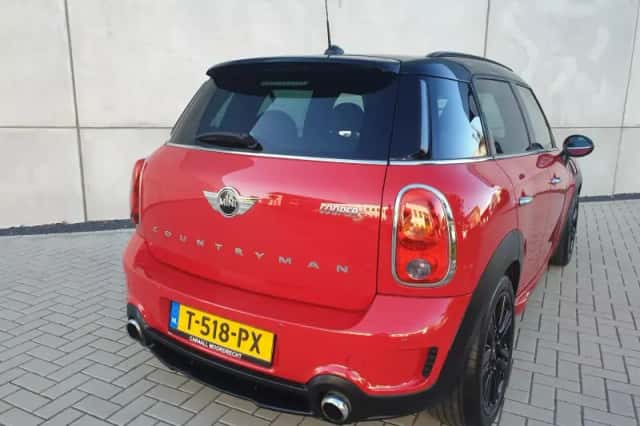 MINI Countryman (2016) thumbnail 2