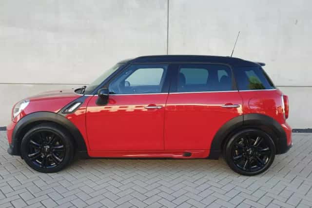 MINI Countryman (2016) thumbnail 4
