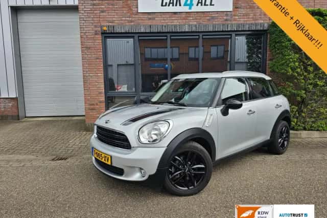 MINI Countryman (2016) thumbnail 1